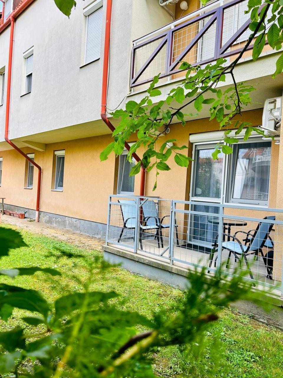 Sunhouse Apartman Хайдусобосло Экстерьер фото
